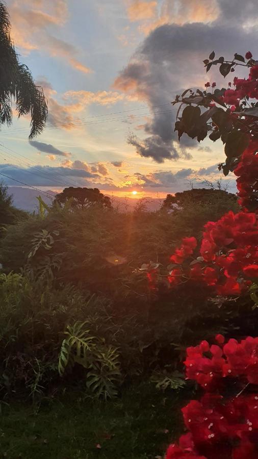 Casa Na Montanha A 500 Metros Da Pedra Do Bau Daire São Bento do Sapucaí Dış mekan fotoğraf